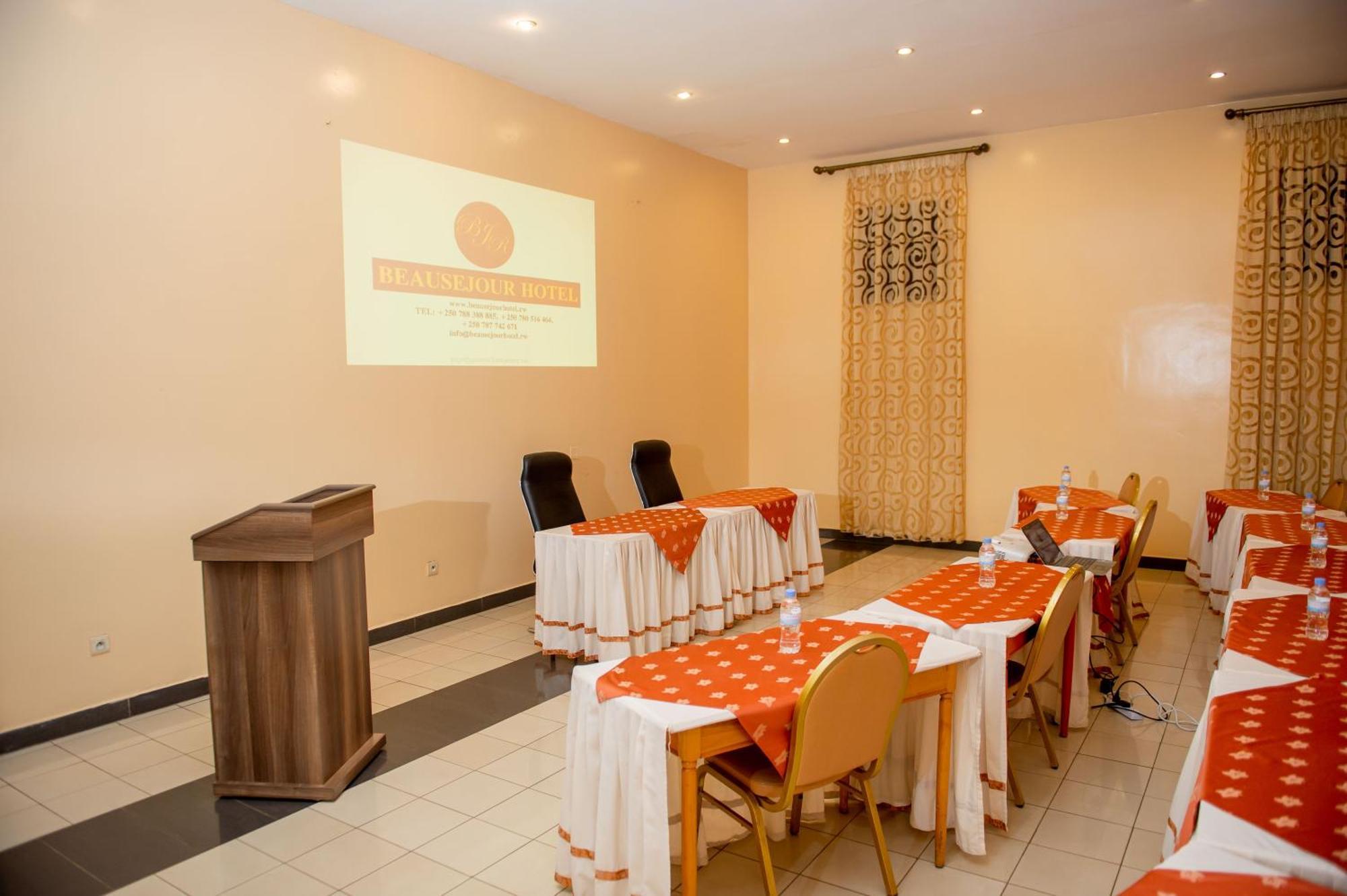 Beausejour Hotel Kigali Buitenkant foto