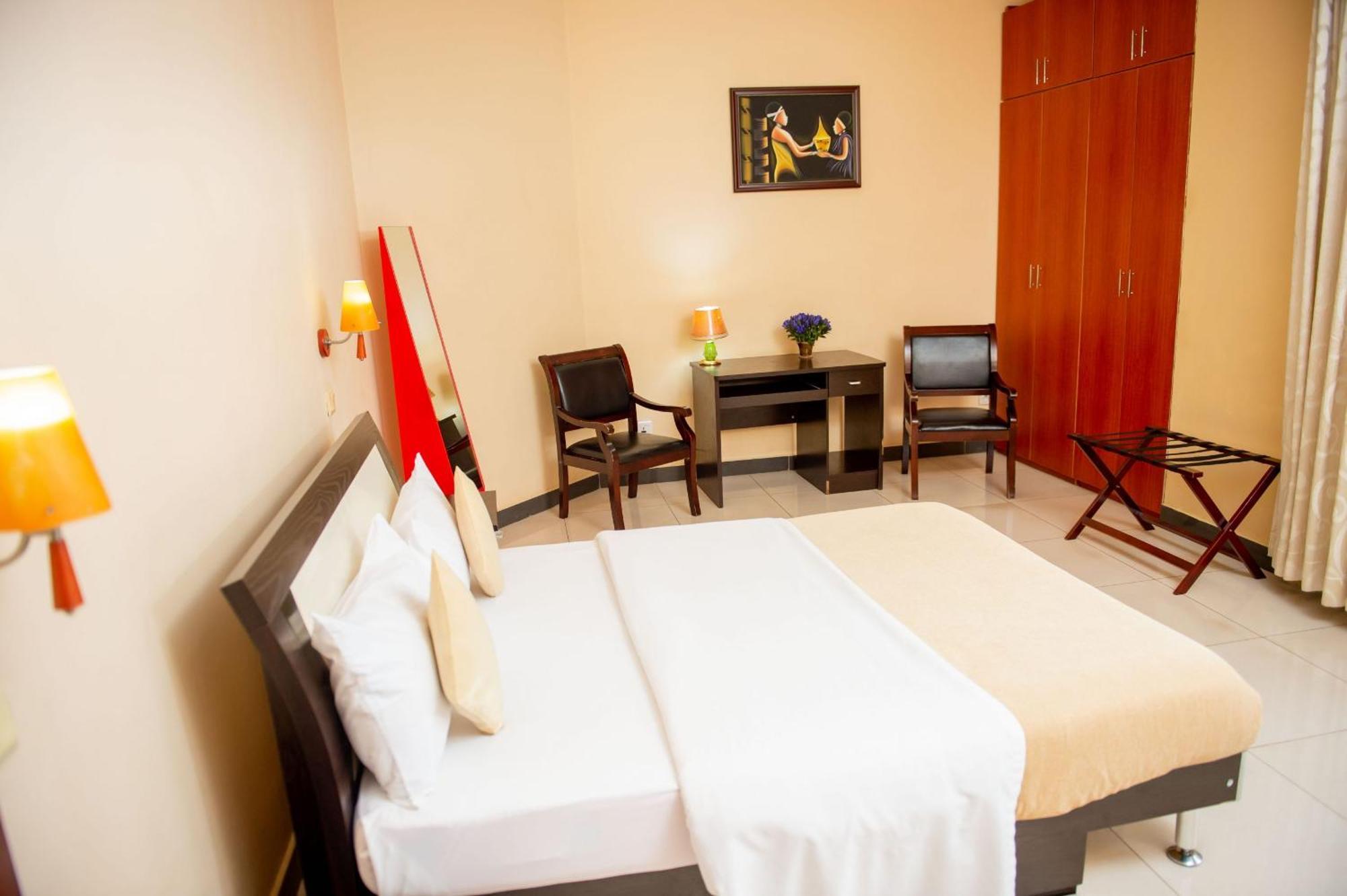 Beausejour Hotel Kigali Buitenkant foto