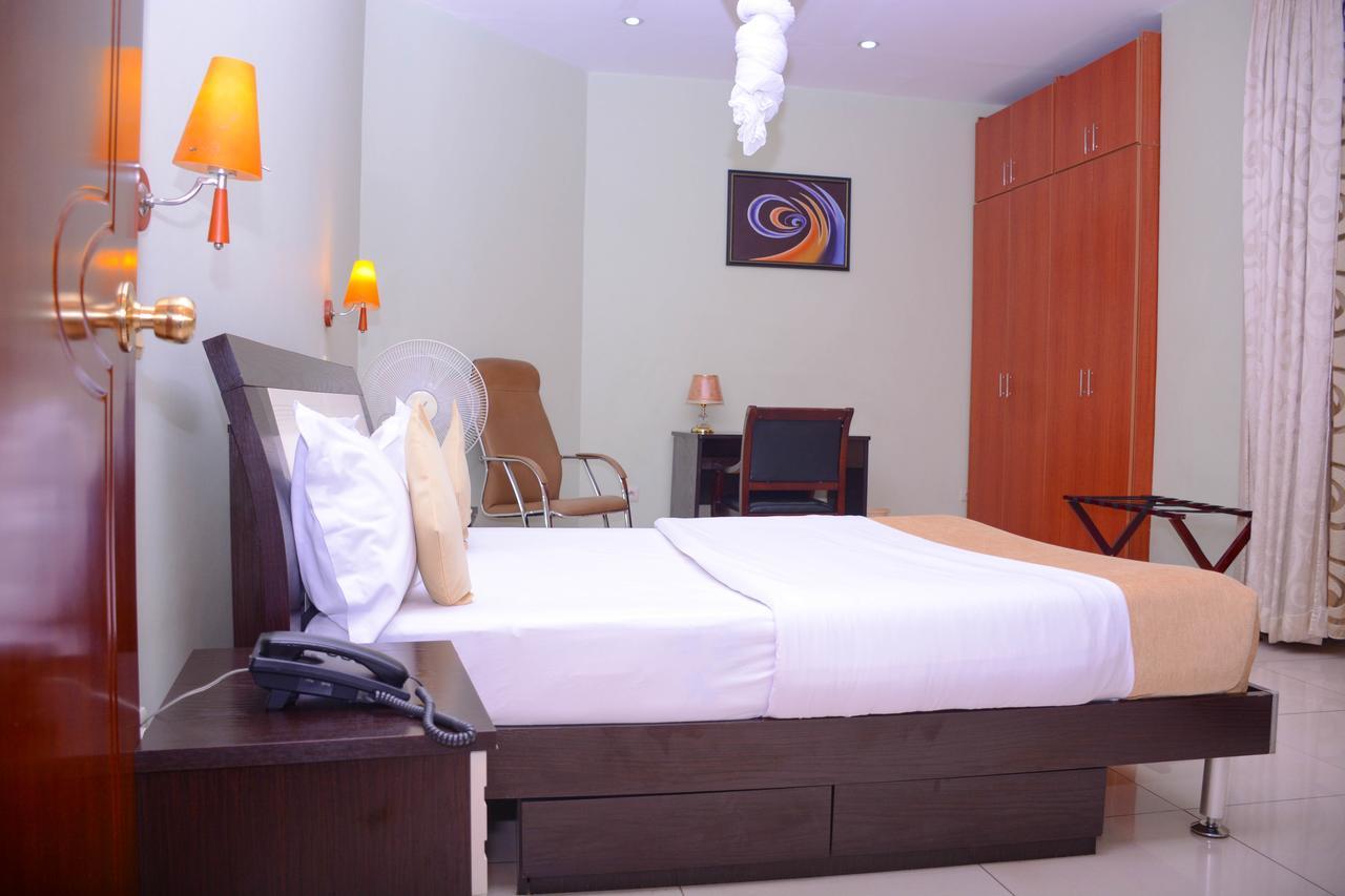 Beausejour Hotel Kigali Buitenkant foto