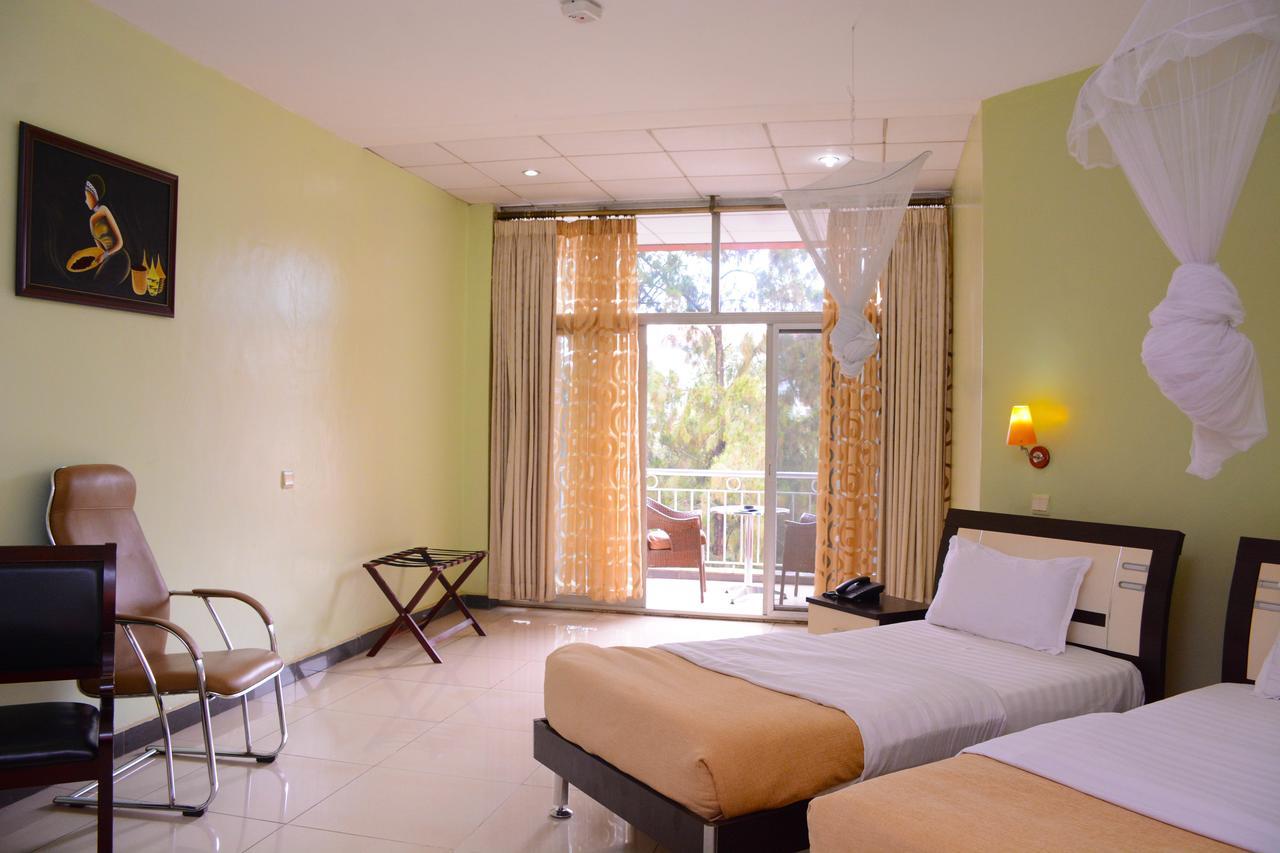 Beausejour Hotel Kigali Buitenkant foto
